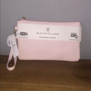 Bandolino Charging Pouch
